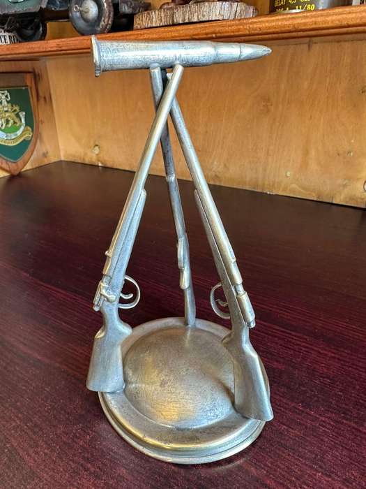 Boer War .303 shooting award. Height 19,5cm. Diameter at the base 11,5cm