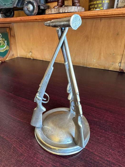 Boer War .303 shooting award. Height 19,5cm. Diameter at the base 11,5cm