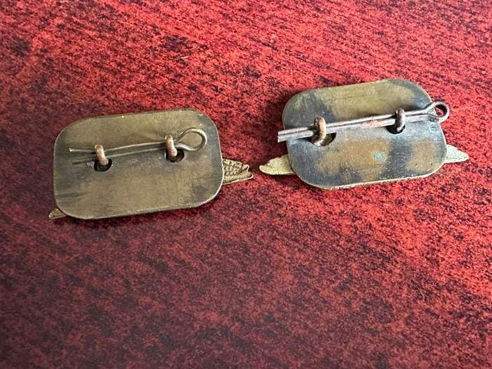 Royal Artillery sergeants arm badge pair.
