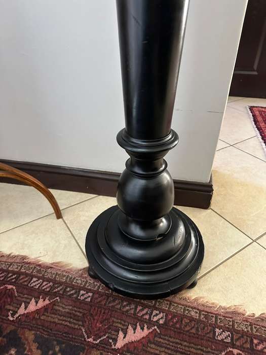 Edwardian period Gueridan. Height 112cm. Diameter bottom 33cm. Diameter top 31 cm.