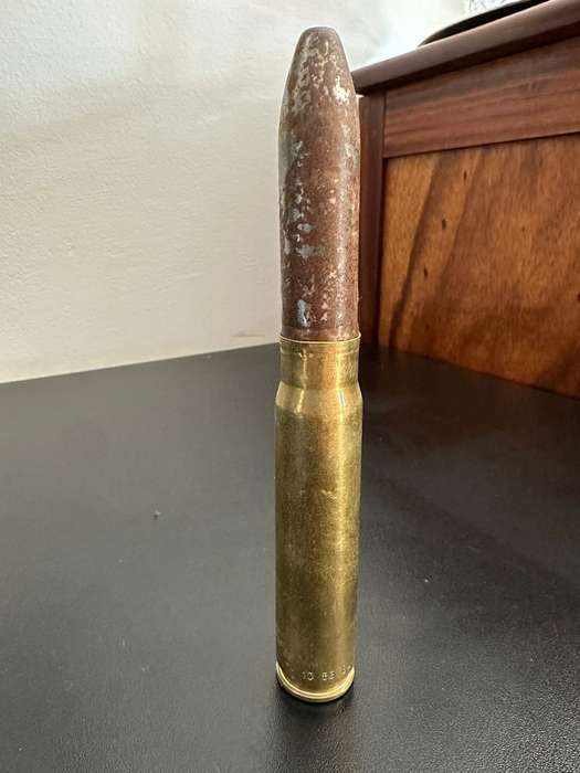 20mm round. Deactivated. Height 18,2 cm