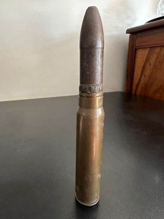 20 m. Round. Deactivated. Height 18 cm.