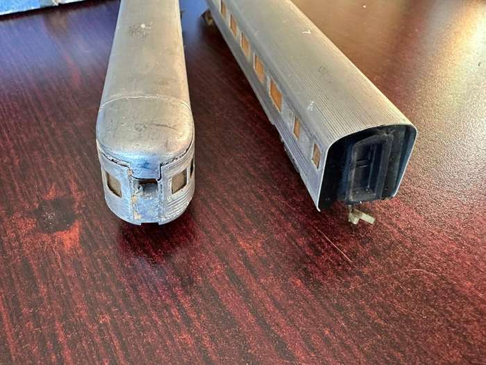 TT Guage (1:120 scale)2x coaches. Metal wheels. Very scarce.