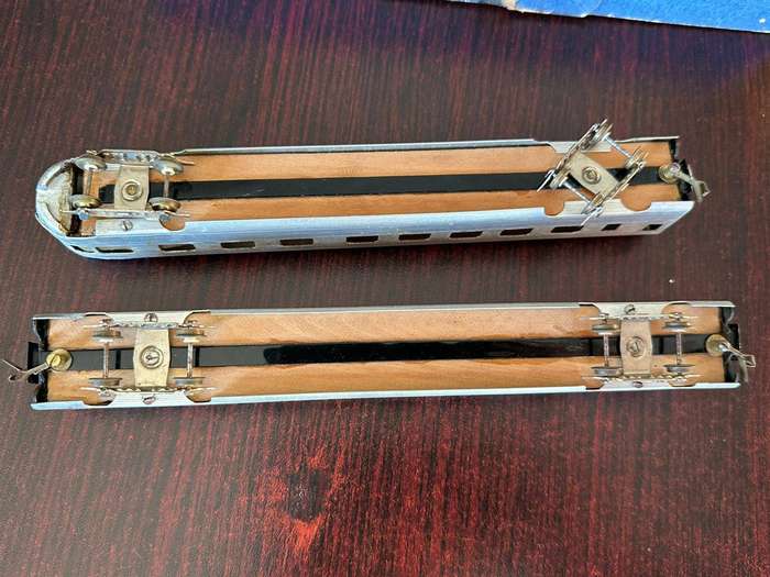 TT Guage (1:120 scale)2x coaches. Metal wheels. Very scarce.