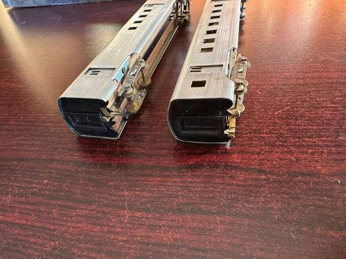 TT Guage(1:120 scale) 2x passenger coaches. Metal wheels. Very scarce.