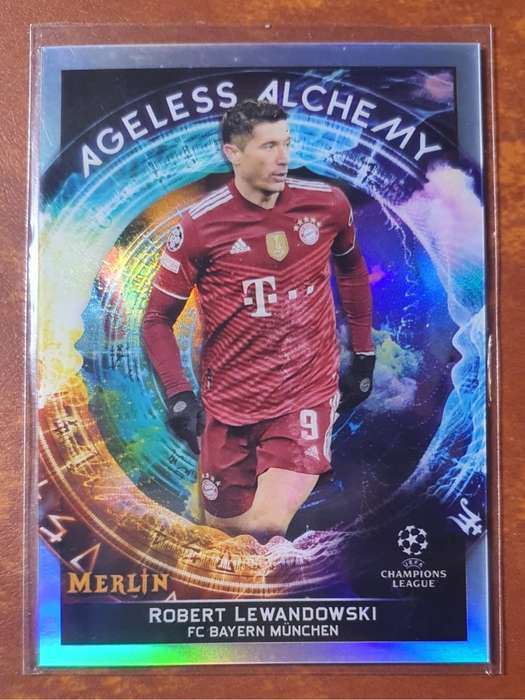 Robert Lewandowski TOPPS Merlin Ageless Alchemy REFRACTOR 2022