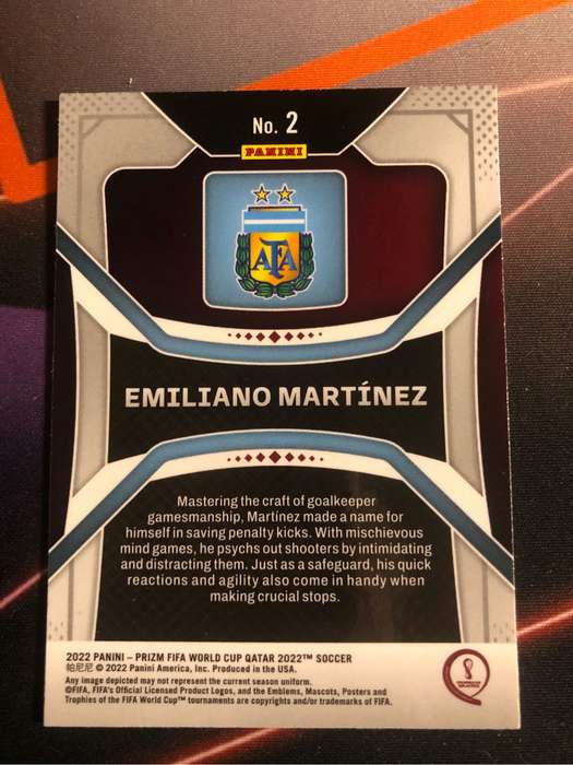 Emiliano Martinez World Cup Prizm 2022 soccer trading card