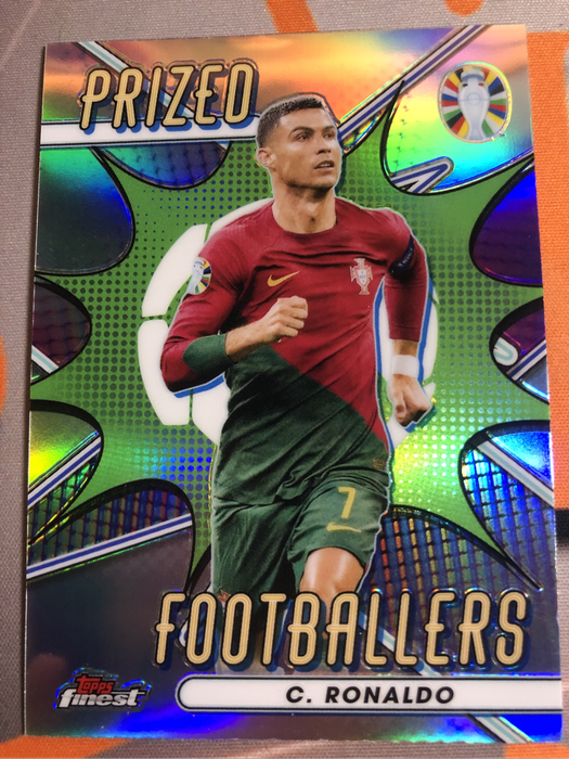 Cristiano Ronaldo REFRACTOR Prized Footballers Topps Finest Soccer trading card