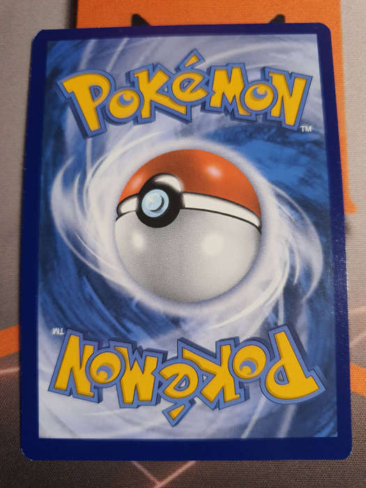 Chandelure Very RARE Near Mint Pokemon trading card