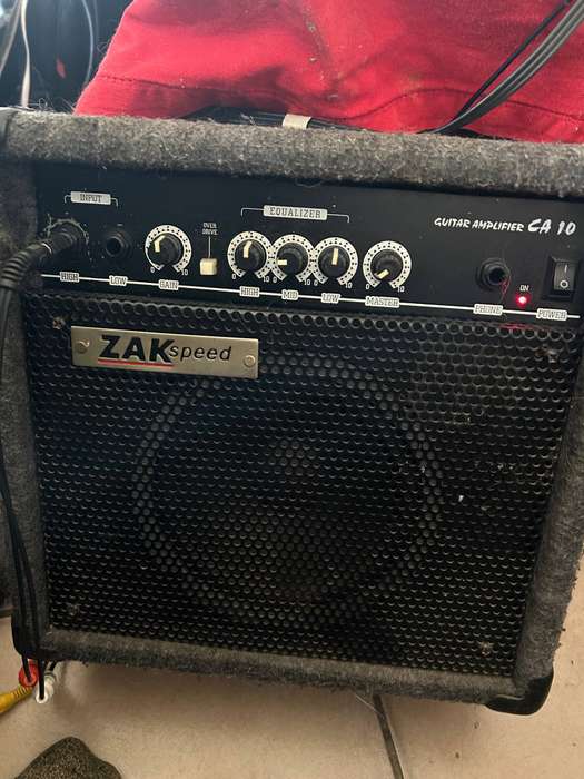 ZAKSPEED CA 10 Guitar Amplifier 3 way Audio control and OVERDRIVE.