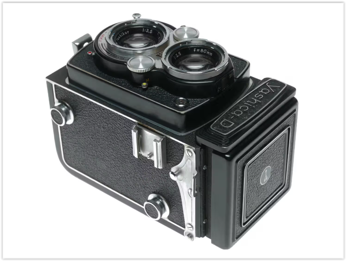 Yashica-D 120 Film Camera with Yashicor 80mm f/3.5 Lens with CARRY BAG