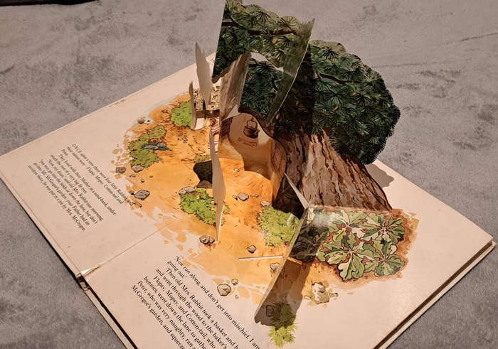 The Peter Rabbit Pop-Up By Beatrix Potter 1983 picture books kids children youngsters toddlers class