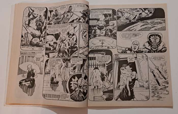 The Complete Judge Dredd #28 (1994) rare vintage old collectable comic books