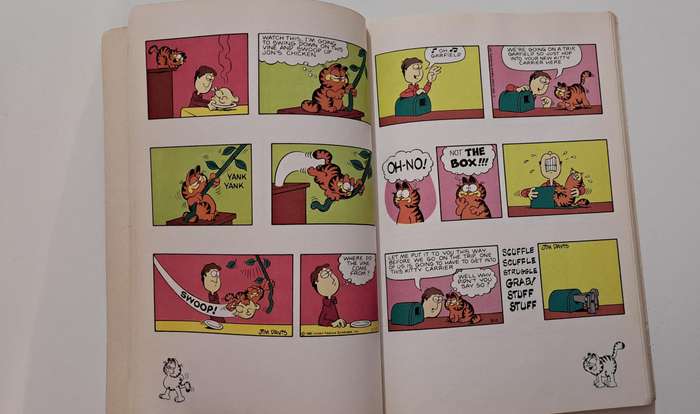 The Garfield Treasury By Jim Davis 1978 cartoon graphic novel comic book strip vintage old rare coll
