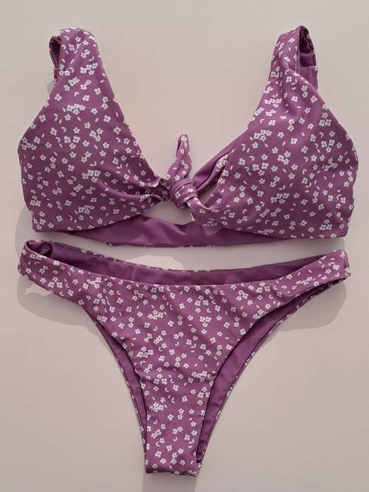 Ladies women girls Zaful two piece bikini set Size medium purple with white flowers