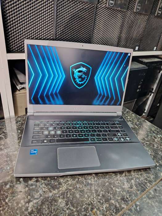 Msi Gaming Core i7 12th Gen (10 Cores @4.7Ghz), 1GB Intel GPU, 16GB ddr4, 500GB SSD, Battery excelle