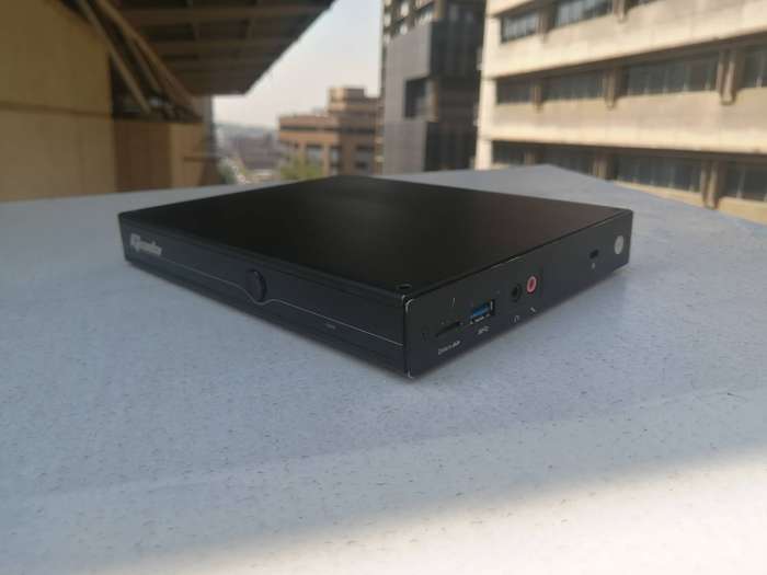 Giada Mini PC Intel Core i5-4th gen, 4 GB Ram, 250GB hdd, Intel HD Graphics, power adapter