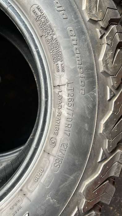 265/70/17 × 4 BF GOODRICH AT. 75% LIFE