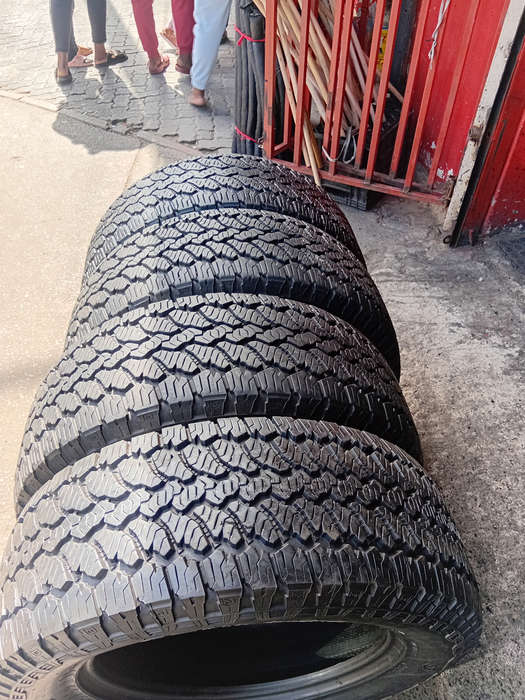 265/60/18 × 4 General Grabber AT³. Used like New