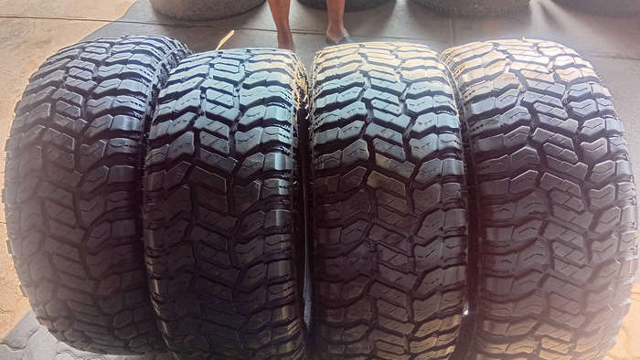 275/55/20 × 4 Radar Renegade RT fairly used tyres