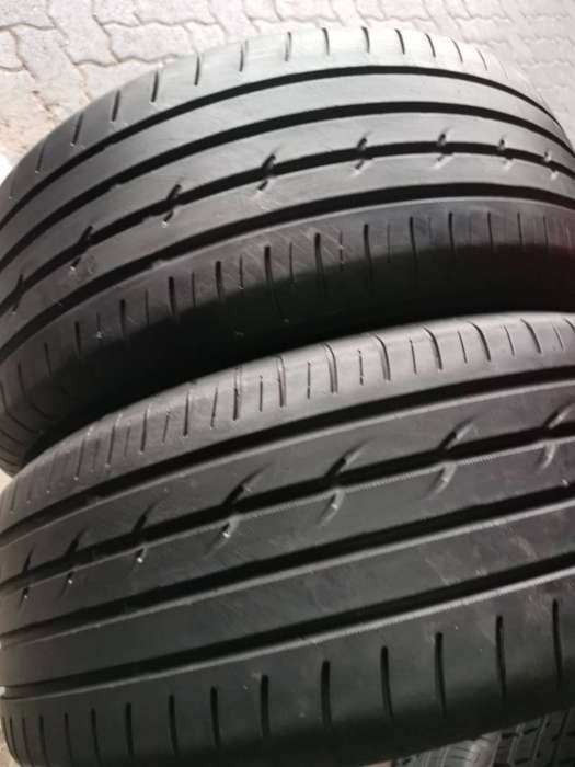 2 x 235/50/18 × Yokohama Runflat tyres