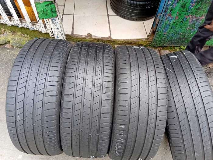 255/45/20 Michelin tyres. Good condition