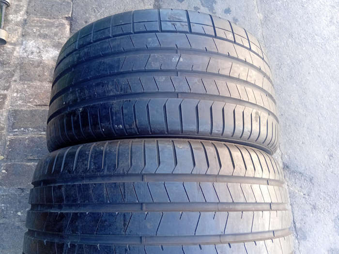 305/35/19 × 2 Pirelli Pzerro tyres.