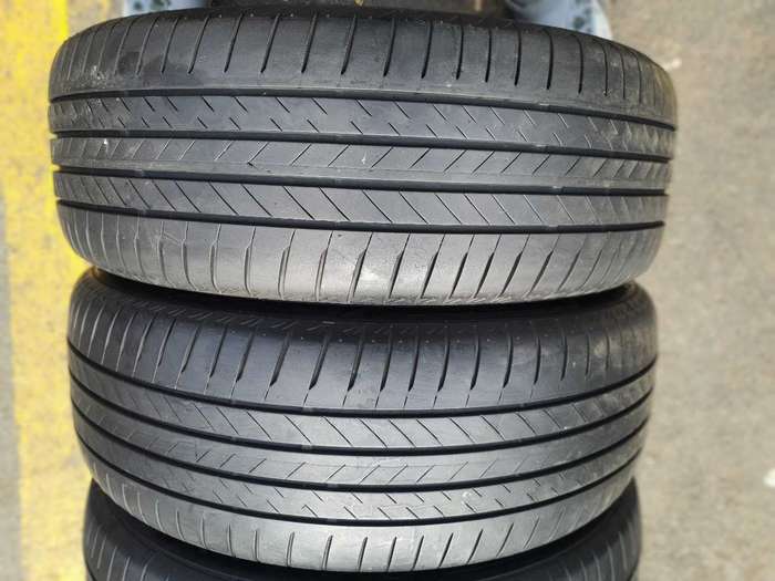 235/55/19 Non Runflat Tyres