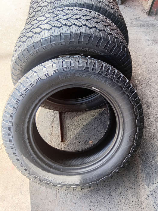 265/60/18 × 4 General Grabber AT³. Used like New
