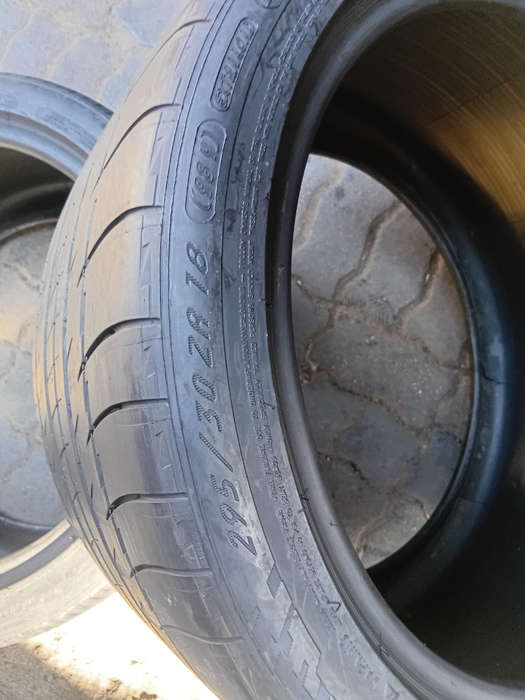 295/30/18 × 2 Michelin Extra loalodge (98Y)