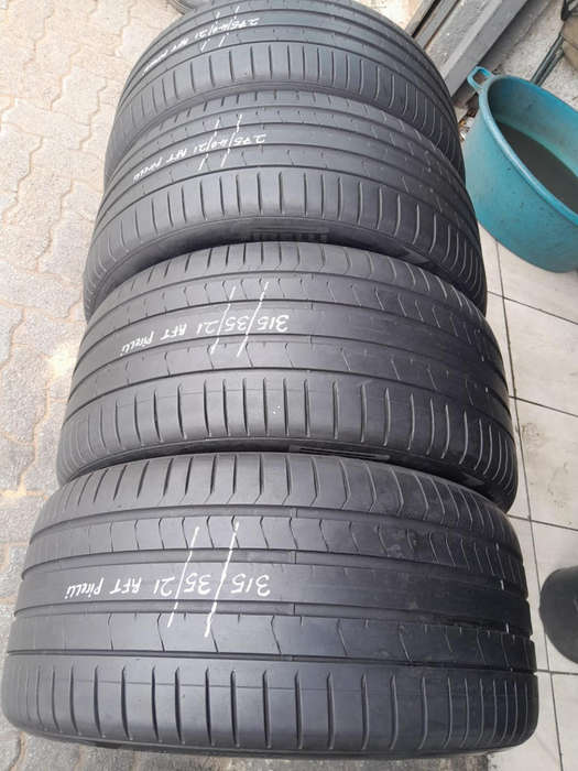 275/40/21, 315/35/21 Pirelli Pzrro runflat tyres.