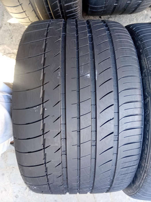 295/30/18 × 2 Michelin Extra loalodge (98Y)