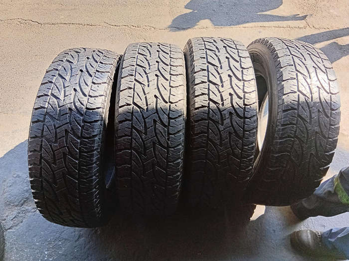 265/65/17 × 4  Bridgestone Dueler with 80% thread life