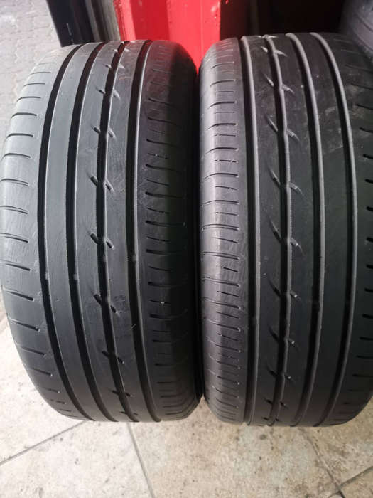 2 x 235/50/18 × Yokohama Runflat tyres