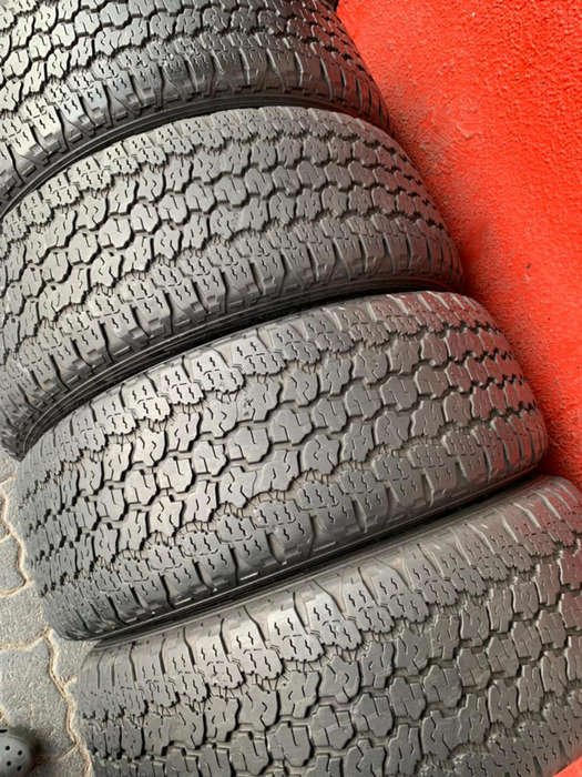 255/60/20 Goodyear Wranglar AT. Very good condition