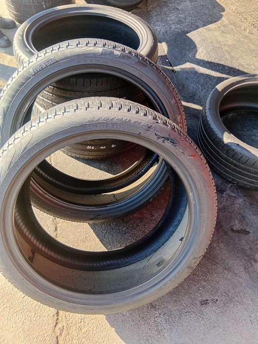 275/40/22 × 2 Pirelli Scorpoin Verde tyres.