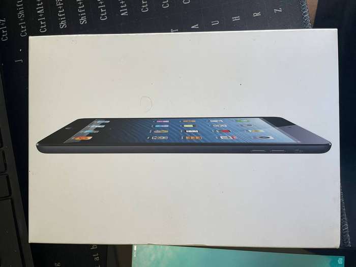 Apple iPad Mini WiFi 16GB Black and in Mint Condition - Boxed