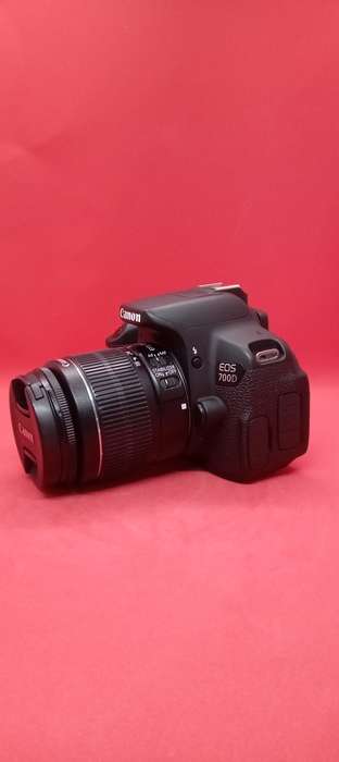 Canon 700d slr camera