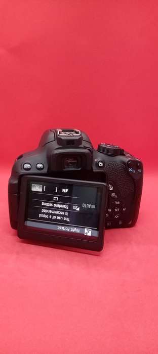 Canon 700d slr camera