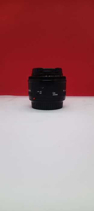 Canon EF 50mm 1:1.8 prime lens