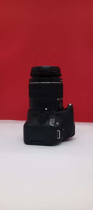 Canon 200D slr camera