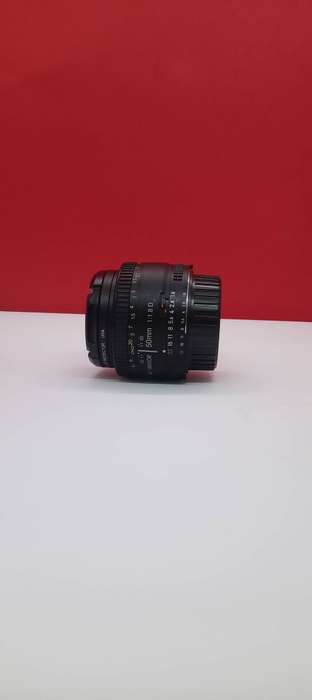Nikon 50mm 1.8D prime lens
