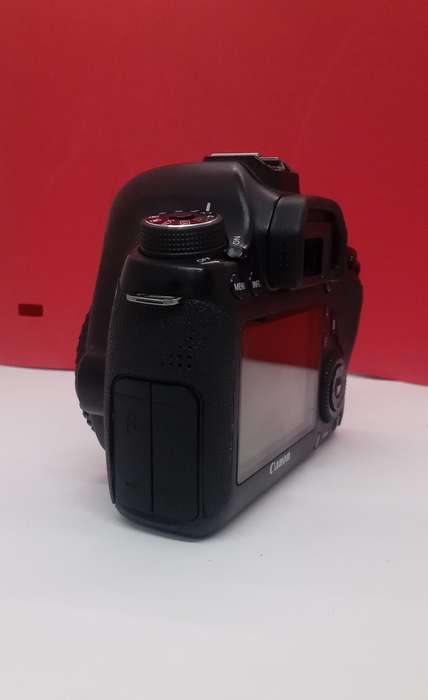 Canon 6D body +50mm1.8 prime lens (Combo)