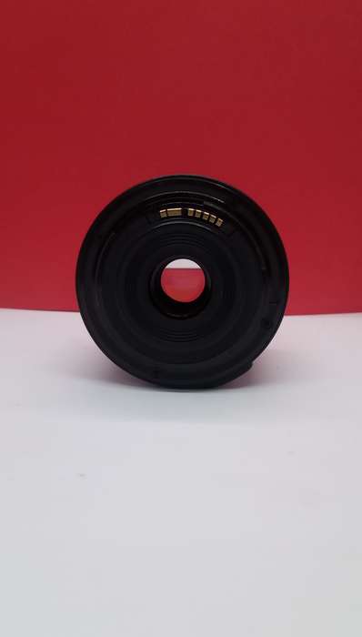 Canon EF 18-55mm standard lens