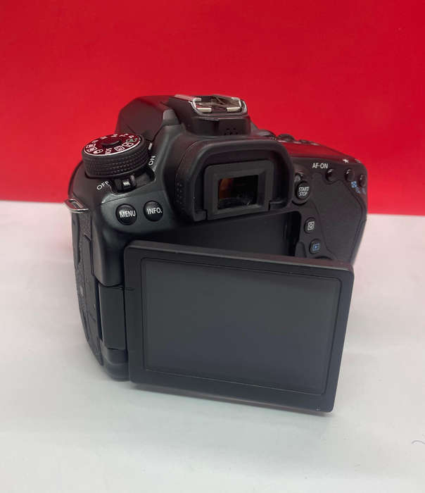 Canon 80D