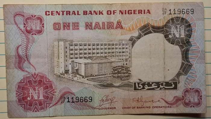1973-1978 - Nigeria - 1 Naira - Signature: Clement Nyong Isong (CNI) +  - Demonetised Yes - DA27 119