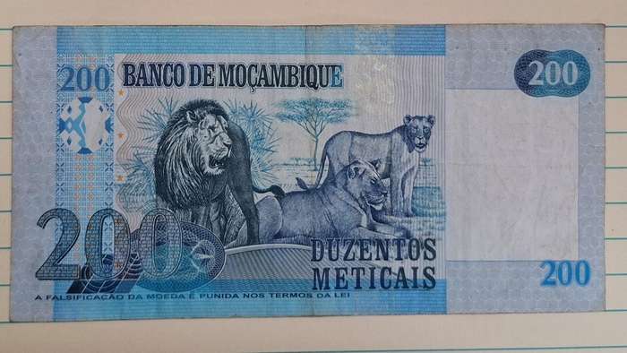2006 - Mozambique - 200 Meticais - Signature: Adriano Afonso Maleiane - Demonetised No - DA 9503054