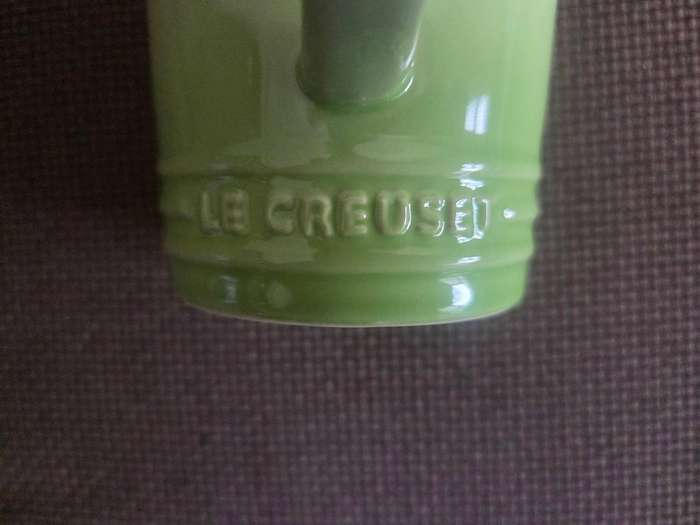 FIVE LE CREUSET MUGS ORIGINAL GREEN ONLY.