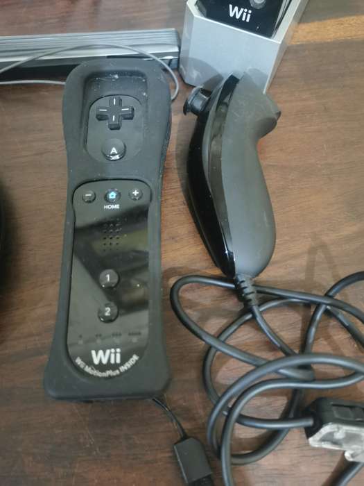Nintendo Wii Black Console complete with Box and Manuals
