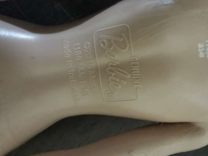 Mattel Genuine Barbie 2015 Edition